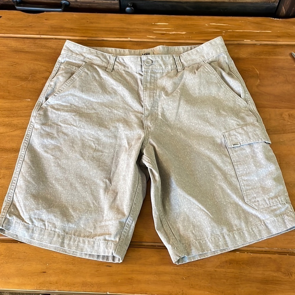 VANS Cargo Shorts Size 36